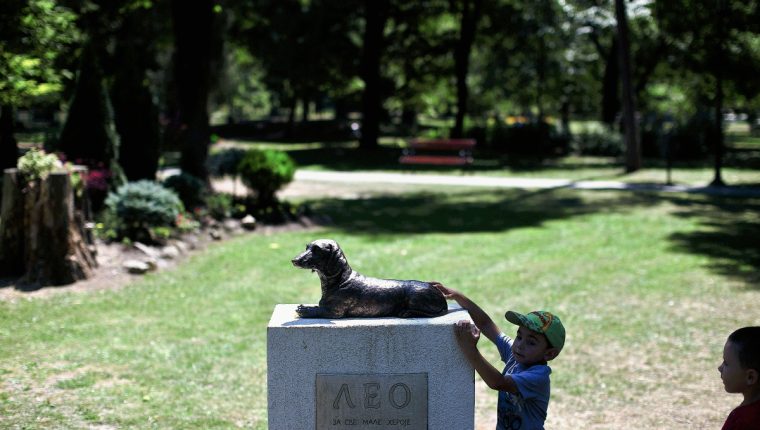 monumento en honor a perro